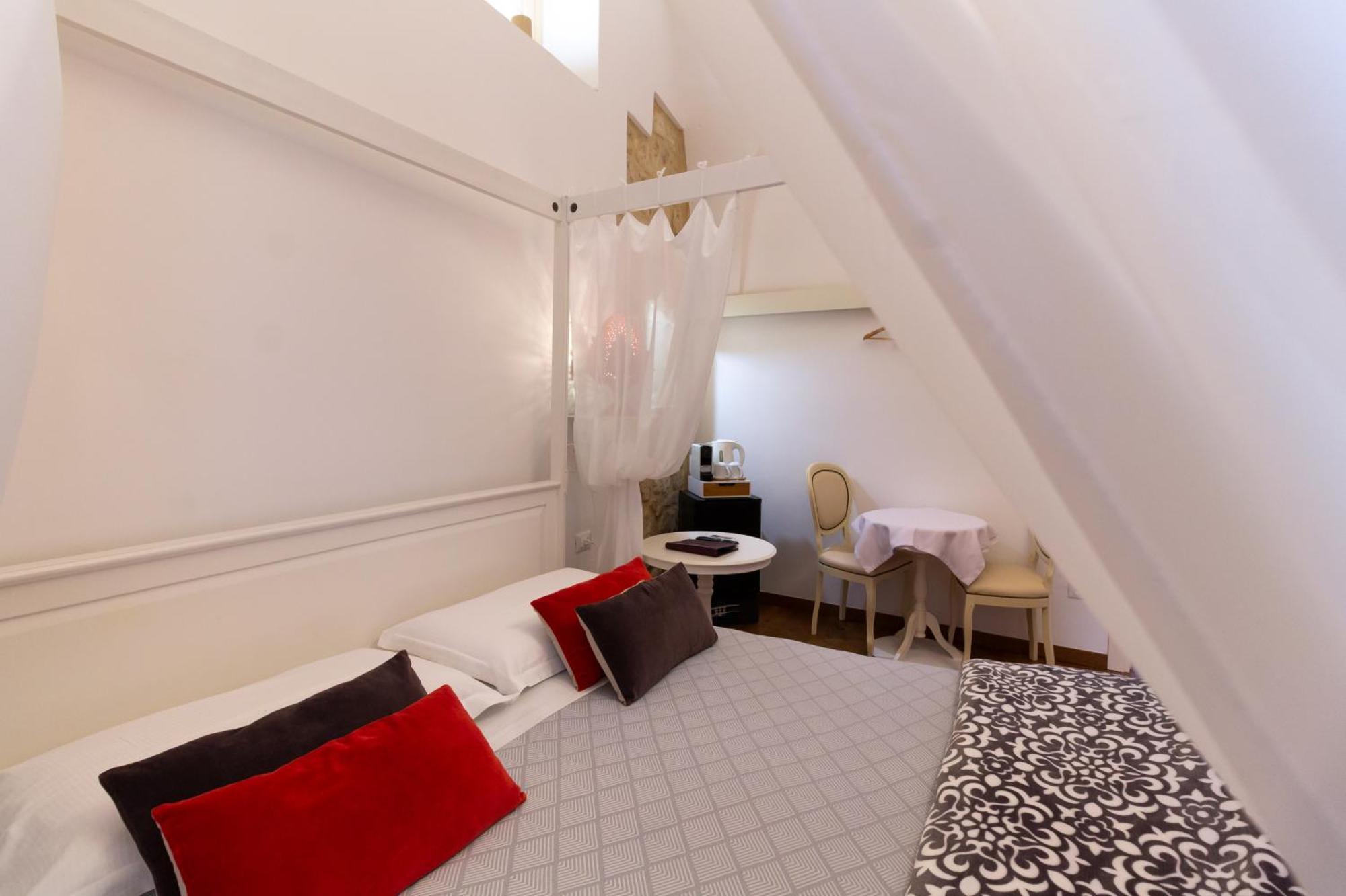 Le Nicchie Luxury Rooms Lecce Habitación foto