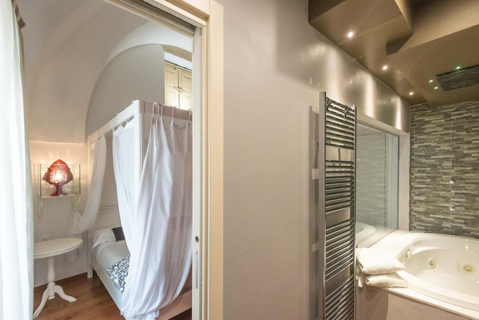 Le Nicchie Luxury Rooms Lecce Exterior foto